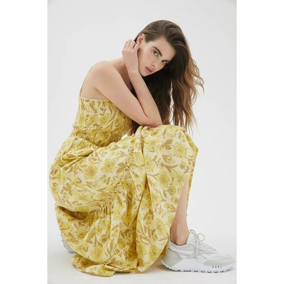 Urban Outfitters UO Athena Smocked Midi Dress Slip Ruffle Floral Print M 228247 - Picture 3 of 9